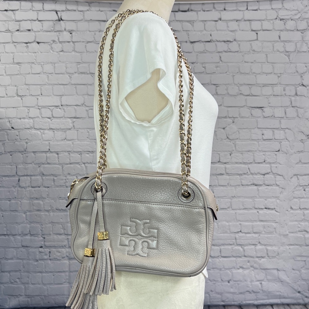 Tory Burch Pebbled Leather Shoulder Bag in Light Gray with Gold Hardware - Picture 3 of 15